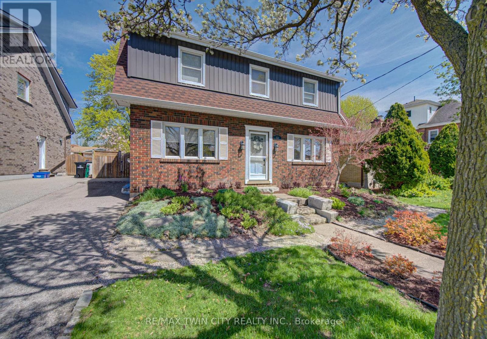 53 LINCOLN AVENUE — photo 2