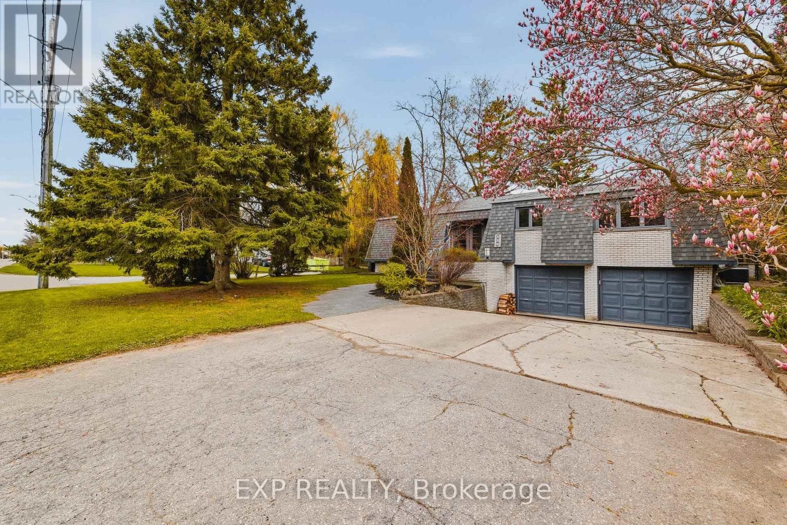 459 LEE AVENUE — photo 2