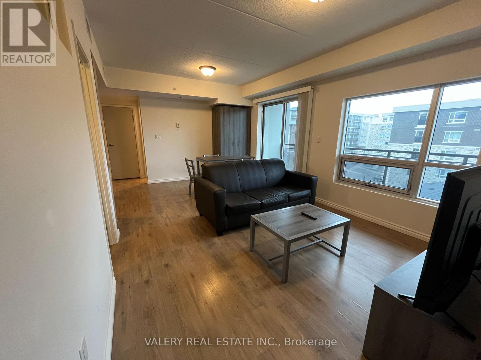 A508 - 275 LARCH STREET — photo 3
