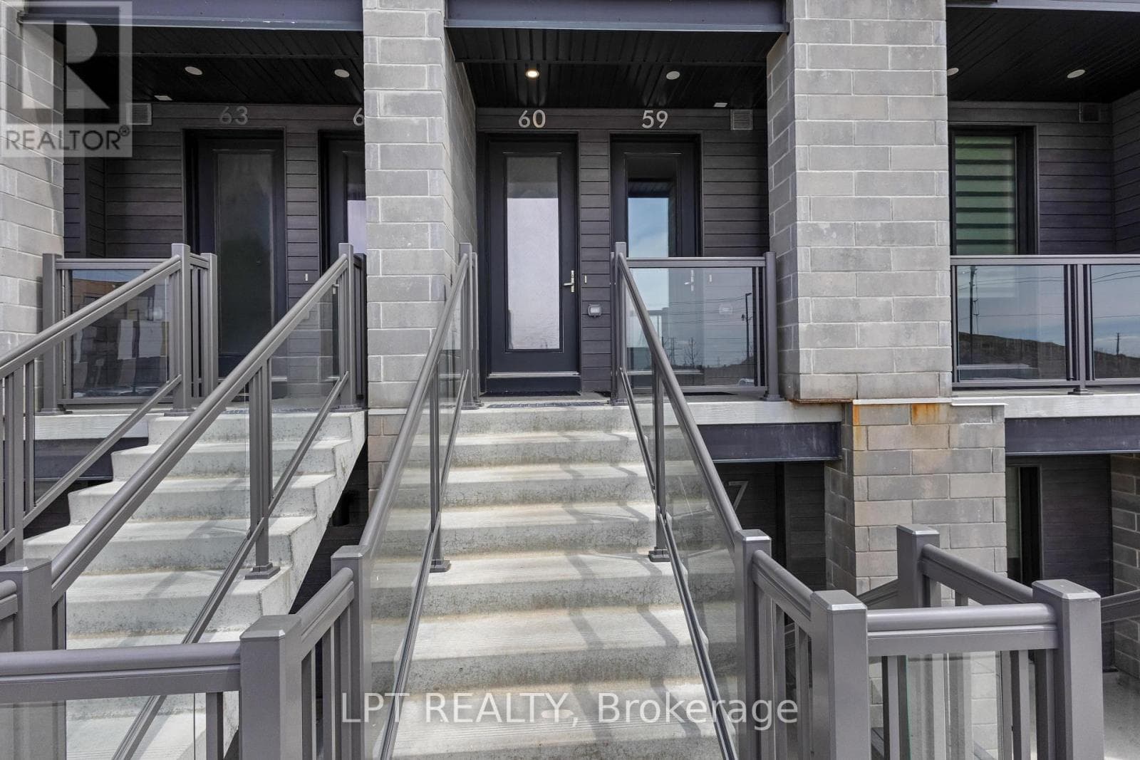 60 - 142 FOAMFLOWER PLACE — photo 2