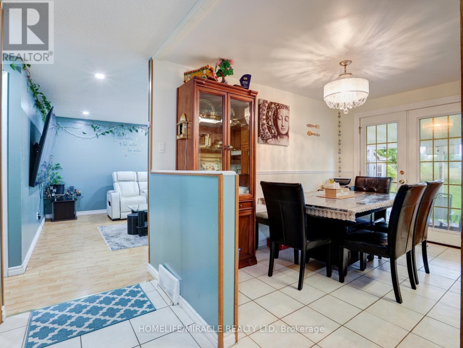 128 MACATEE PLACE S — photo 2