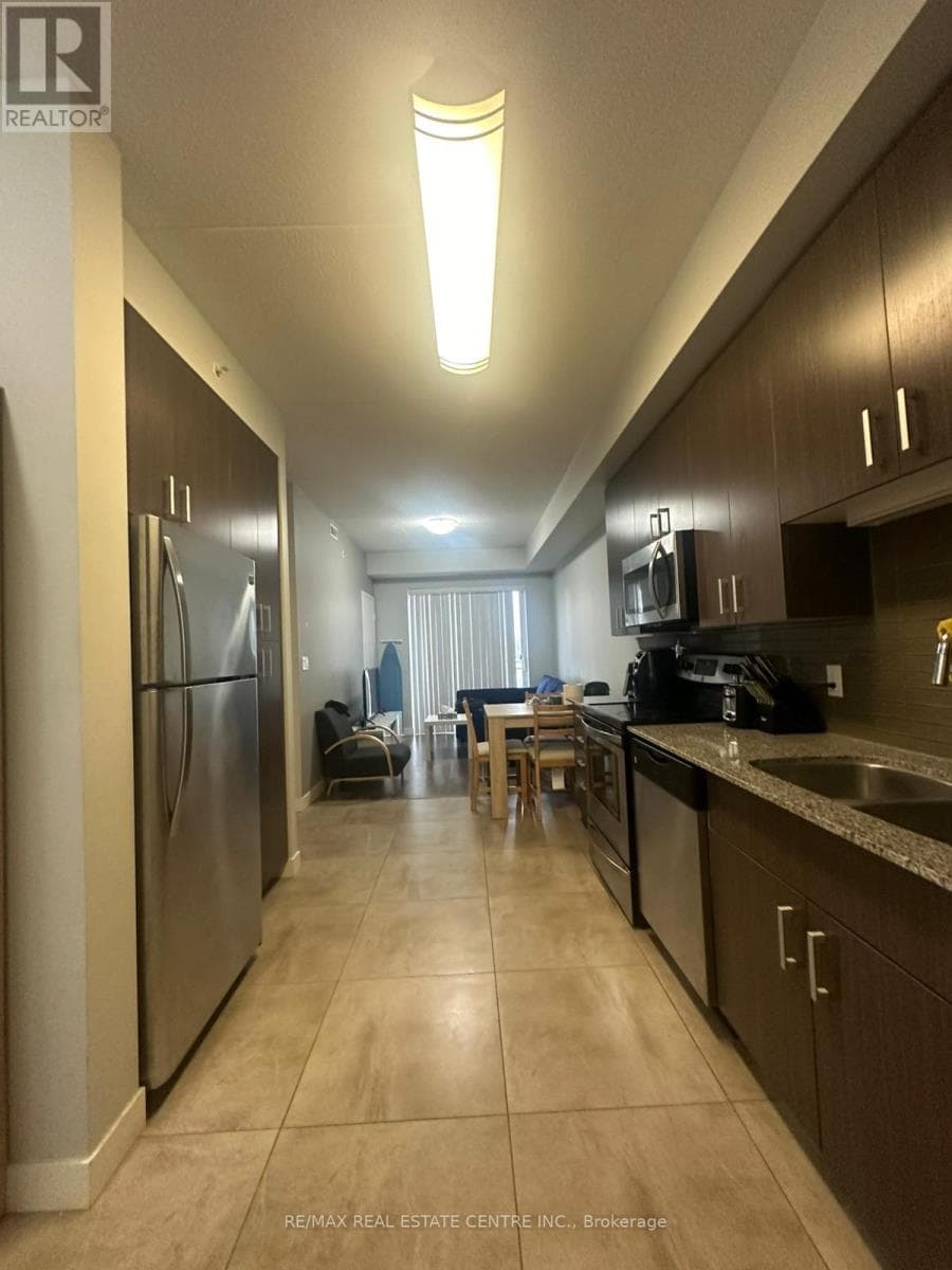 B408 - 62 BALSAM STREET — photo 3