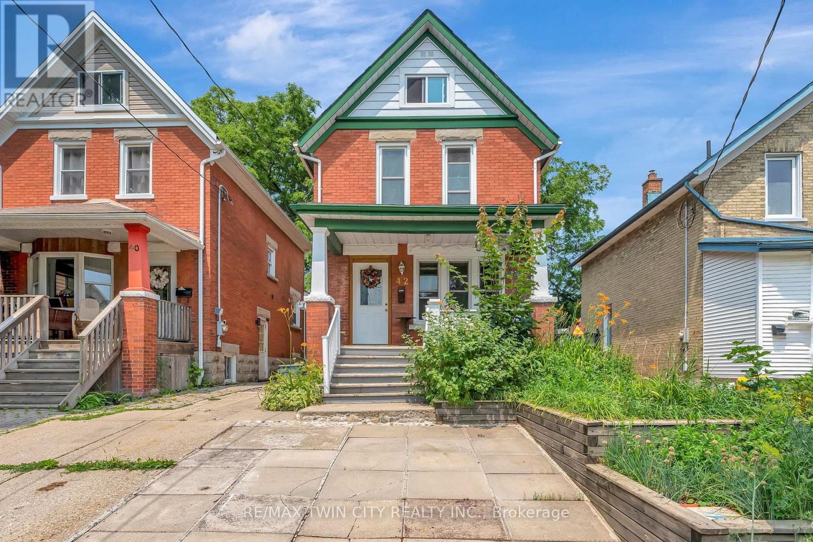 42 SHANLEY STREET — photo 1