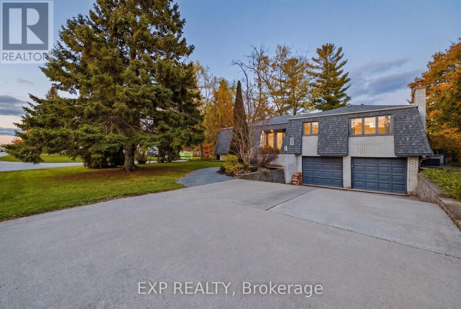 459 LEE AVENUE — photo 1