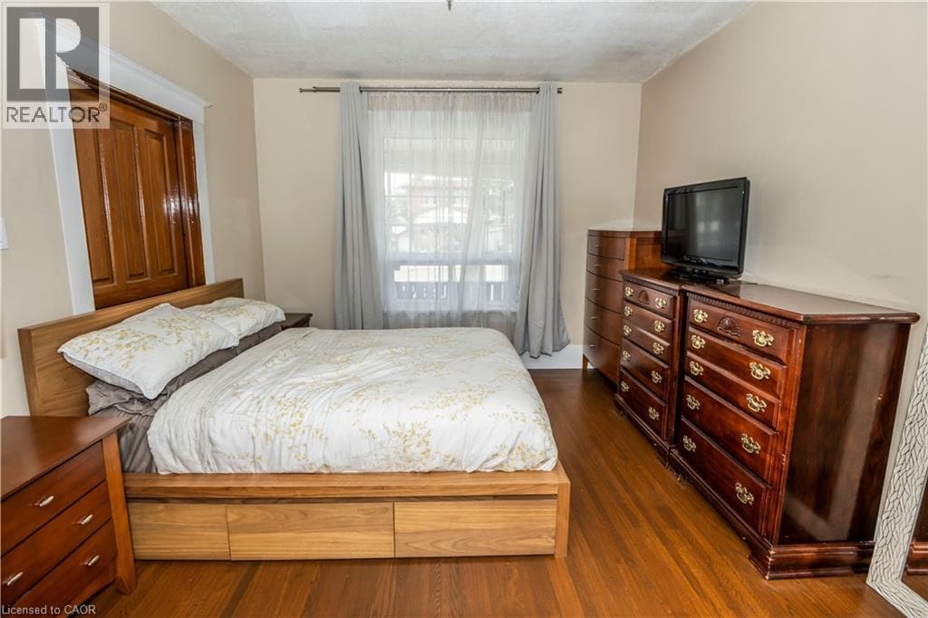 408 WELLINGTON Street N Unit# 2 — photo 3