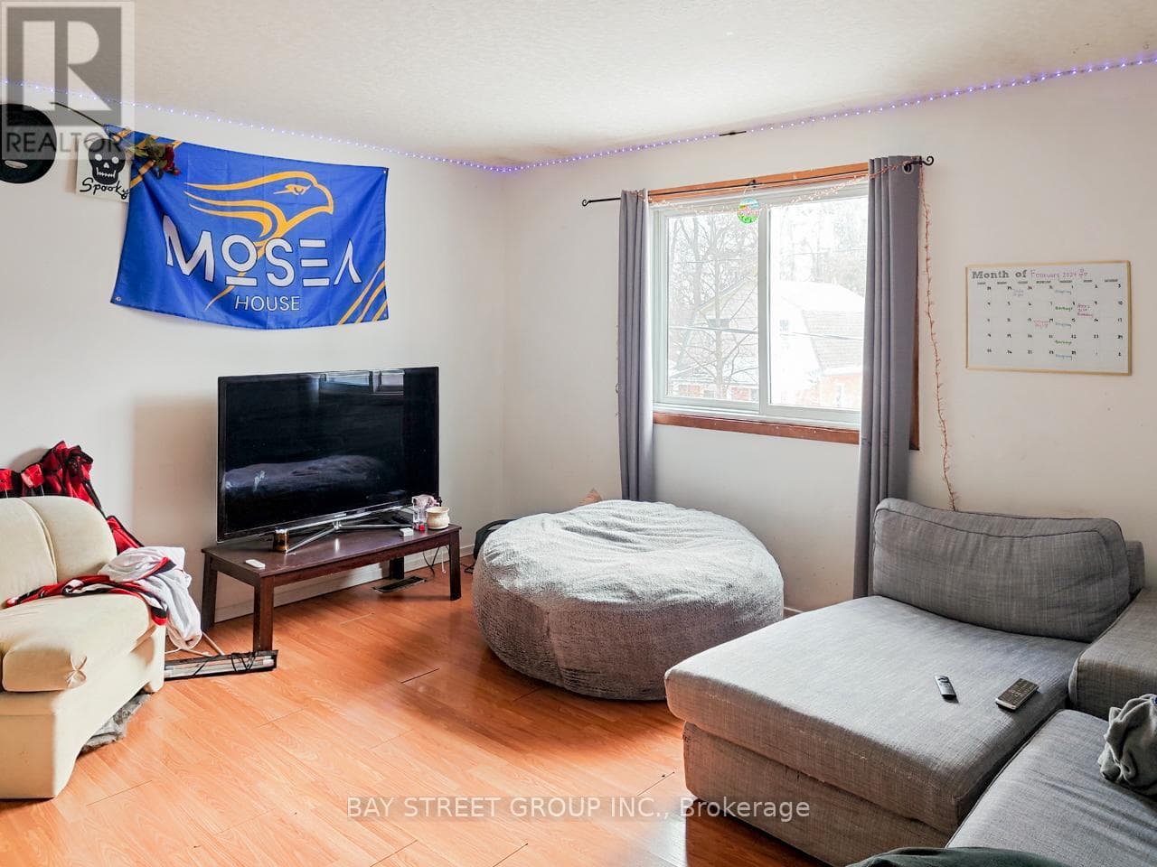 UPPER FLOOR - 38 NOECKER STREET — photo 2