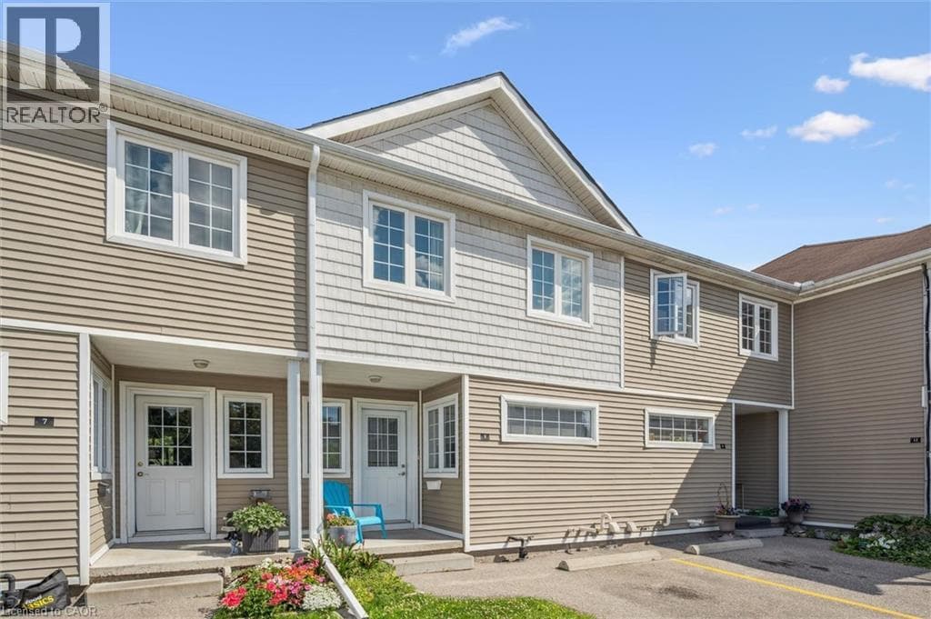 23 HOWE Drive Unit# 8 — photo 2
