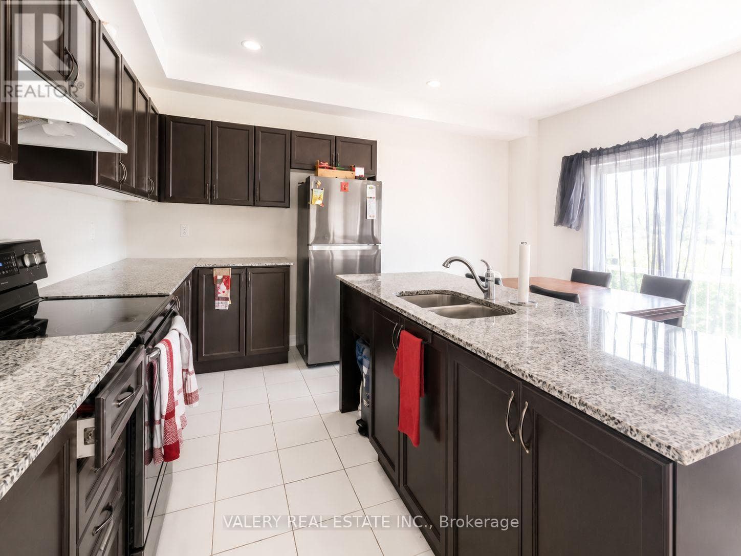 407 LINDEN DRIVE — photo 2