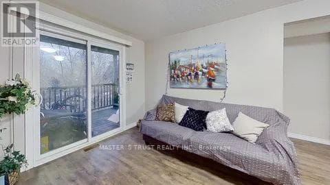 UNIT 4 - 117 ERB STREET W — photo 2