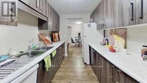UNIT 4 - 117 ERB STREET W — photo 3