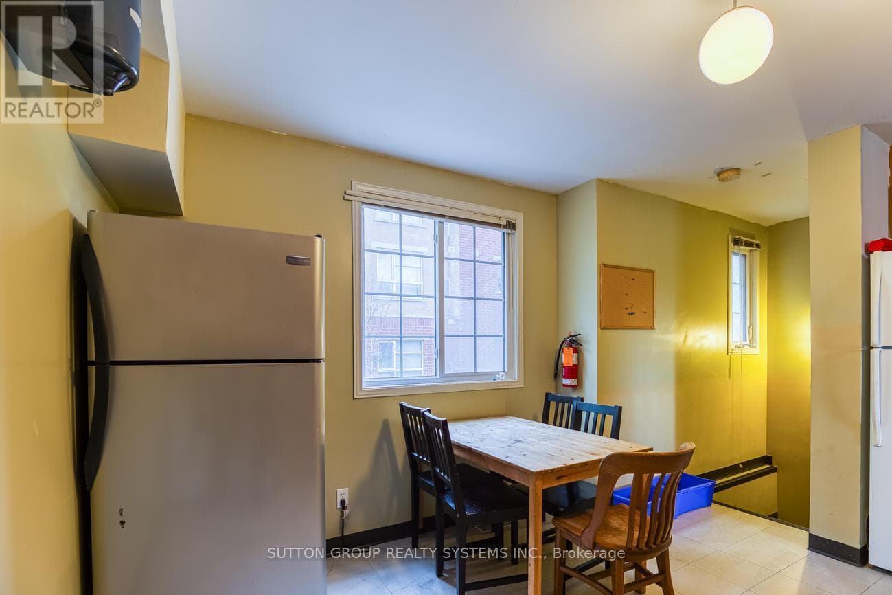 360 ERB STREET W — photo 3