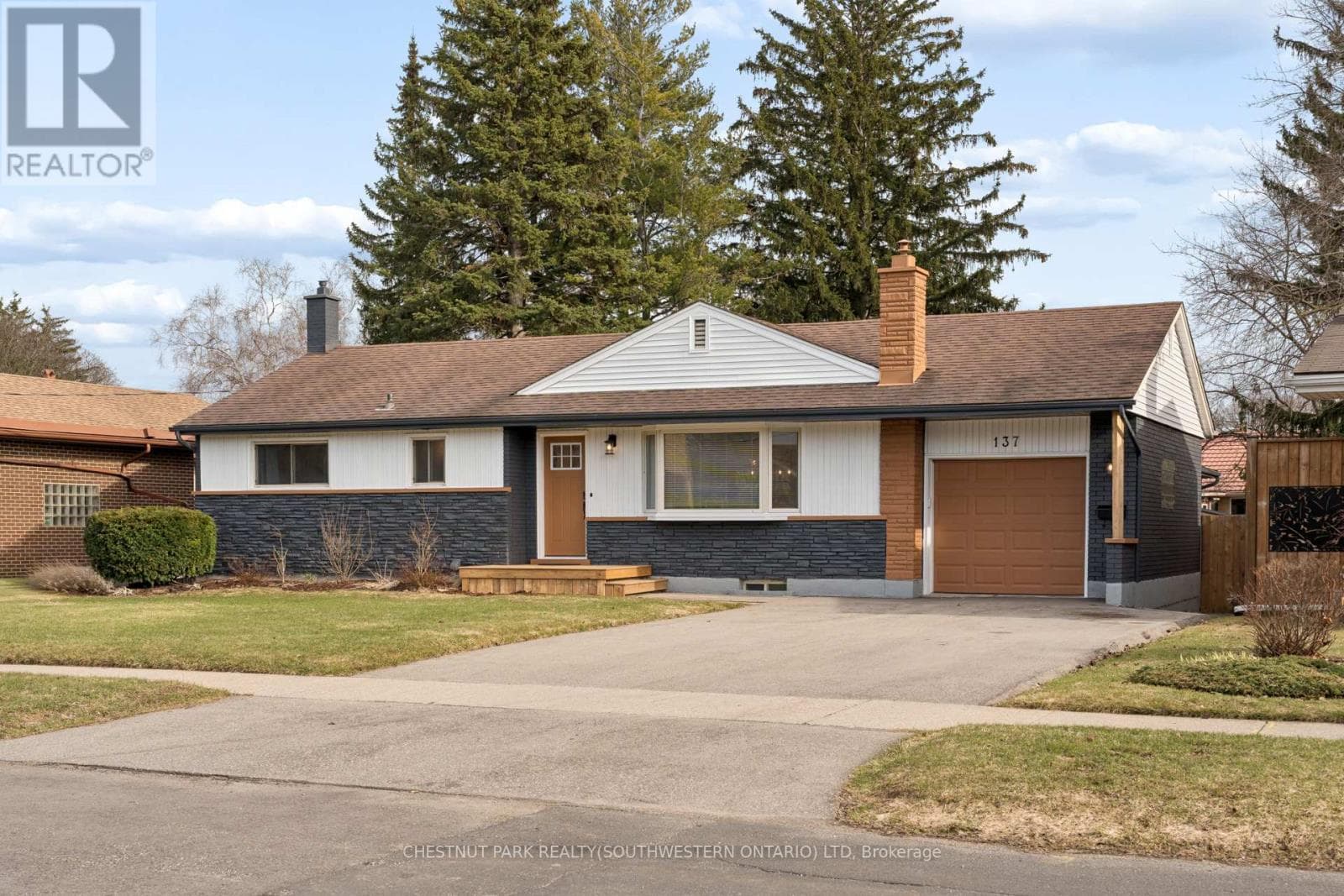 137 DONALD STREET — photo 2