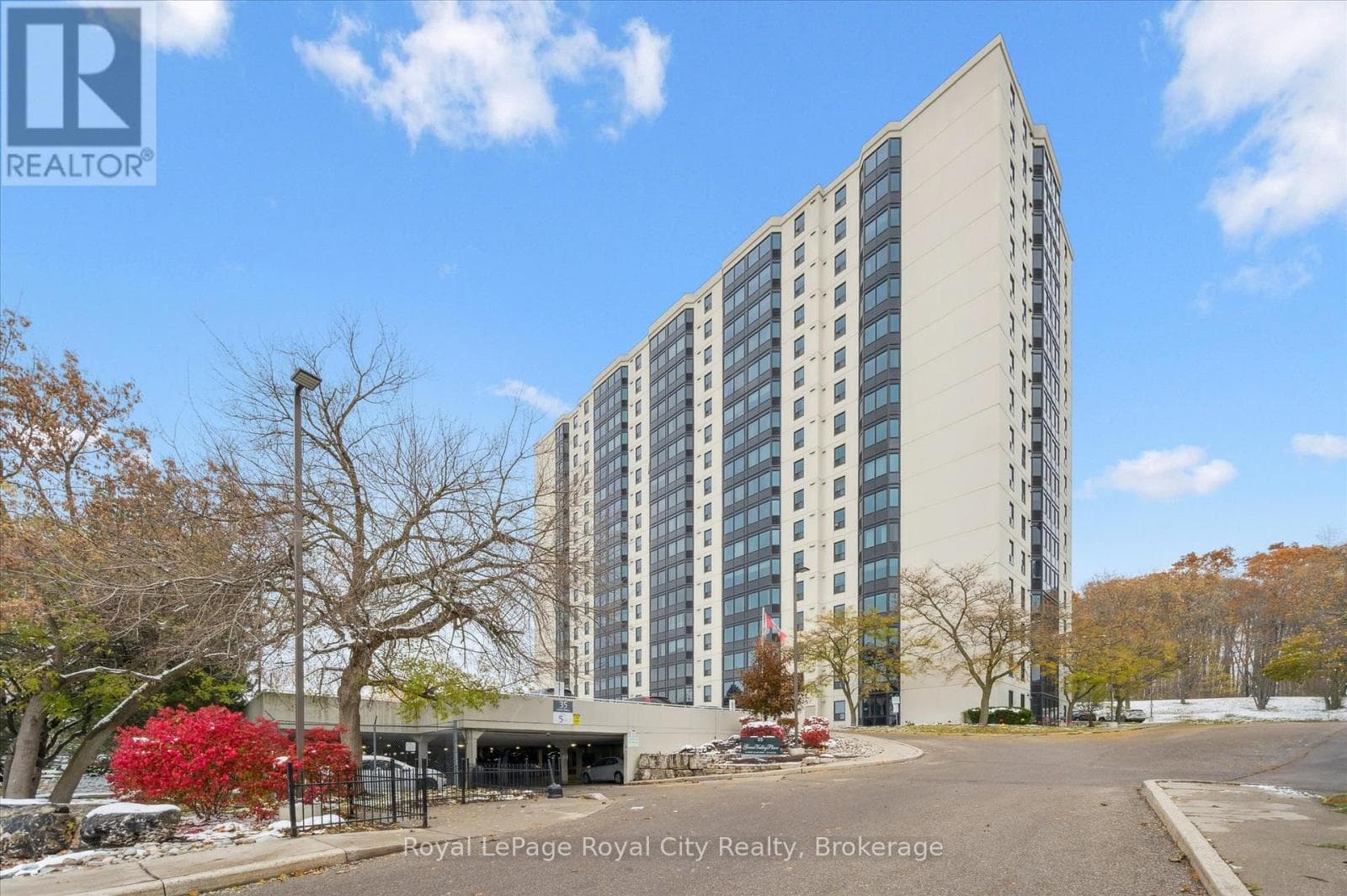 1410 - 35 GREEN VALLEY DRIVE — photo 1