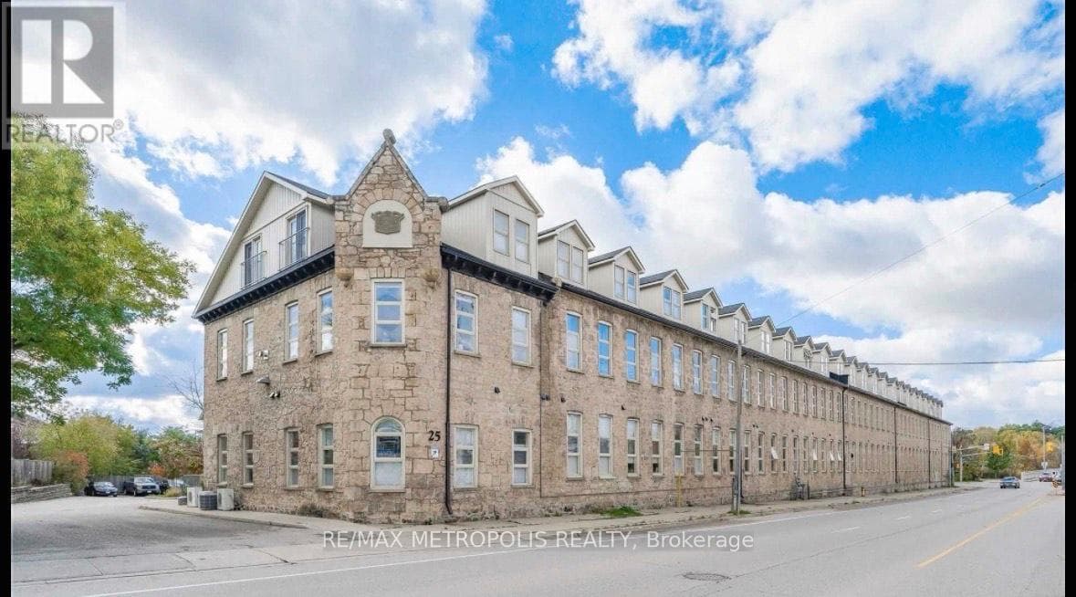 110 - 25 CONCESSION STREET — photo 1