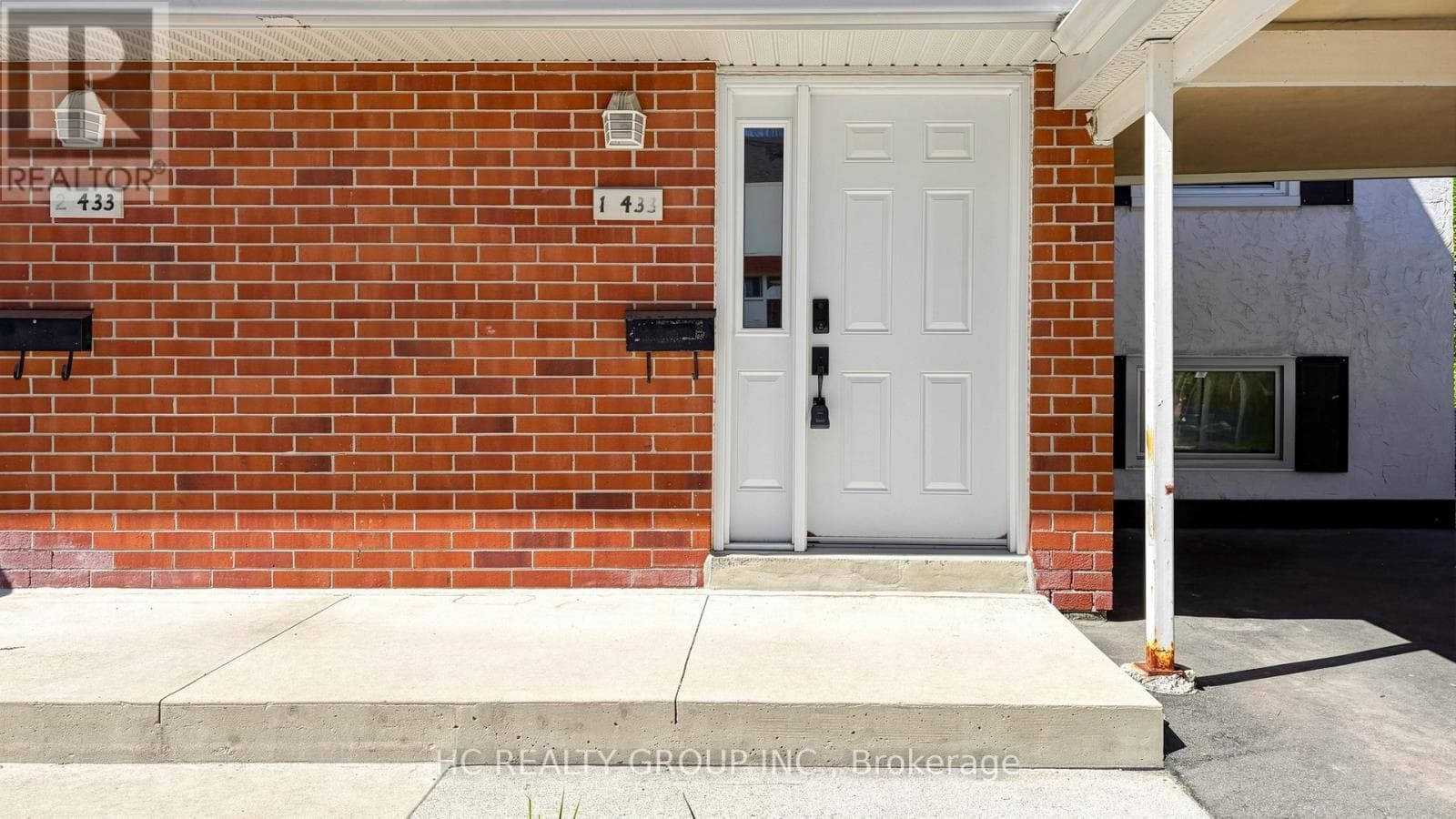 1 - 433 KEATS WAY — photo 3