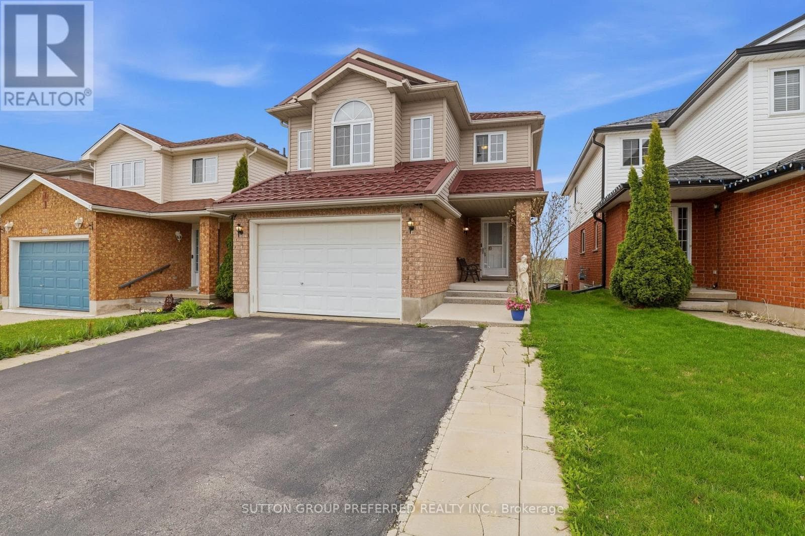 187 HOLLYRIDGE CRESCENT — photo 1
