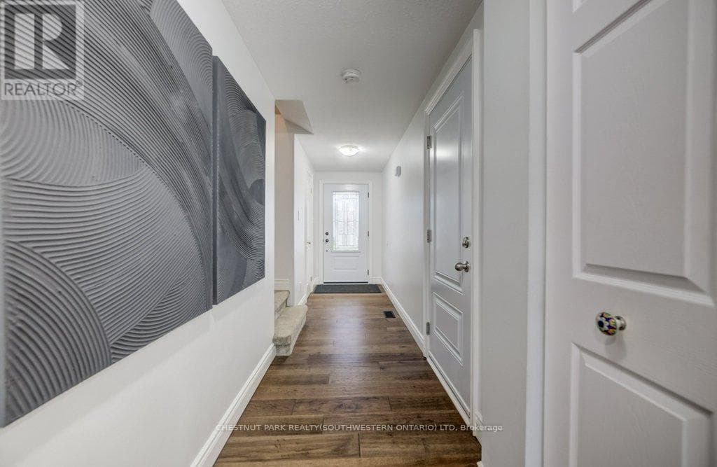 255 HIGHBROOK CRESCENT W — photo 3