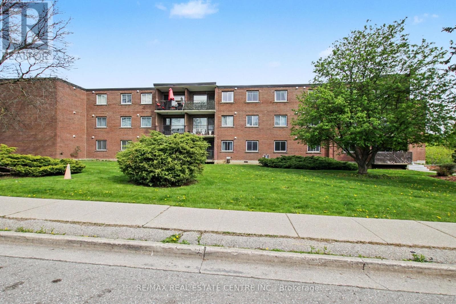 105 - 4 AVALON PLACE — photo 2