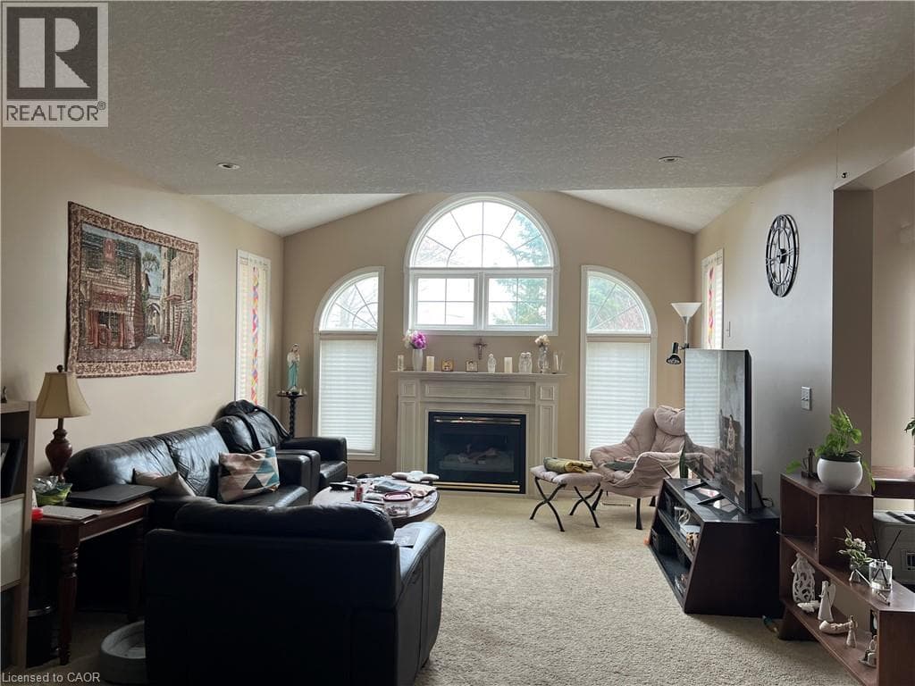 350 HAVENDALE Crescent — photo 3