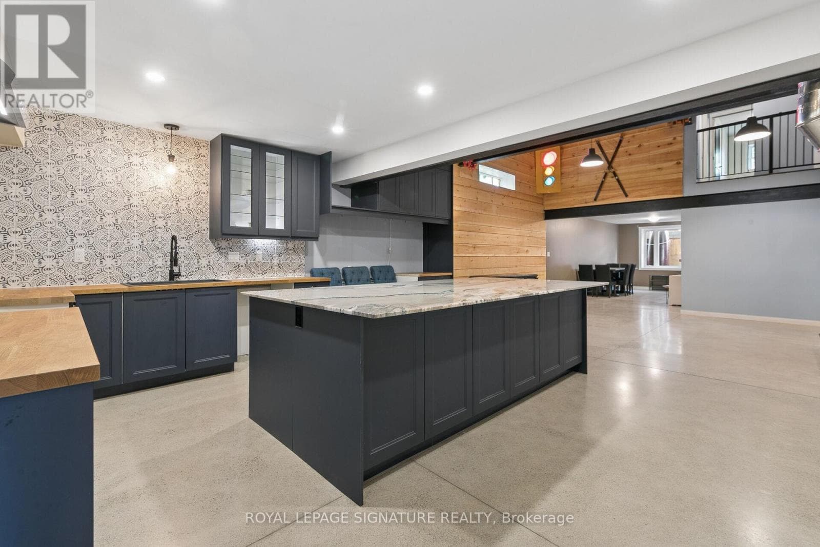 24 DAVIDSON STREET — photo 3