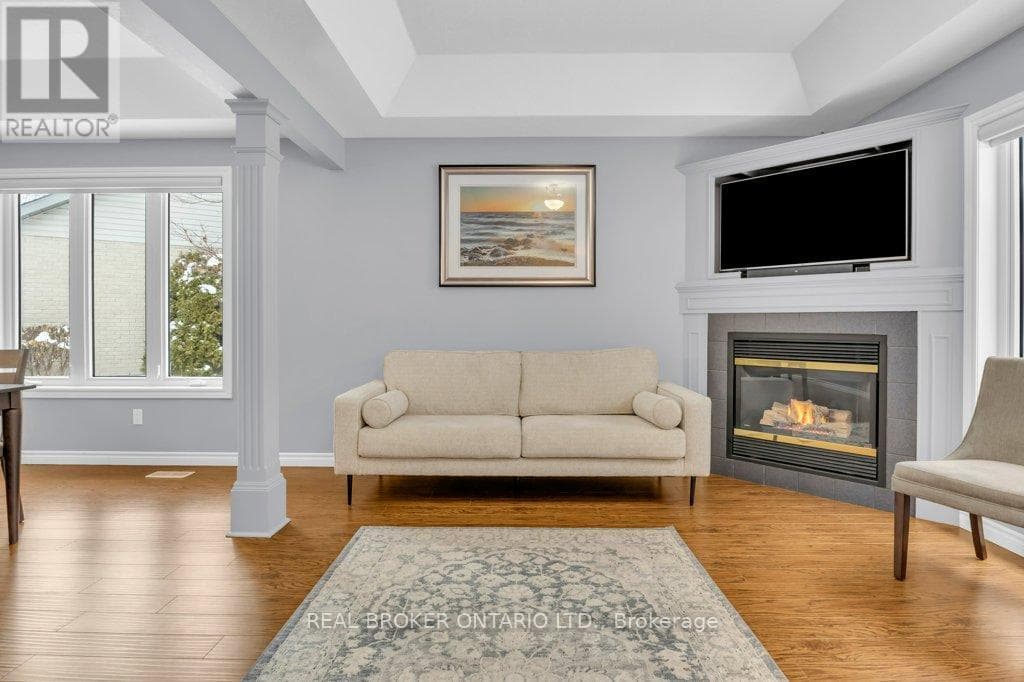 13 BURLWOOD DRIVE — photo 3