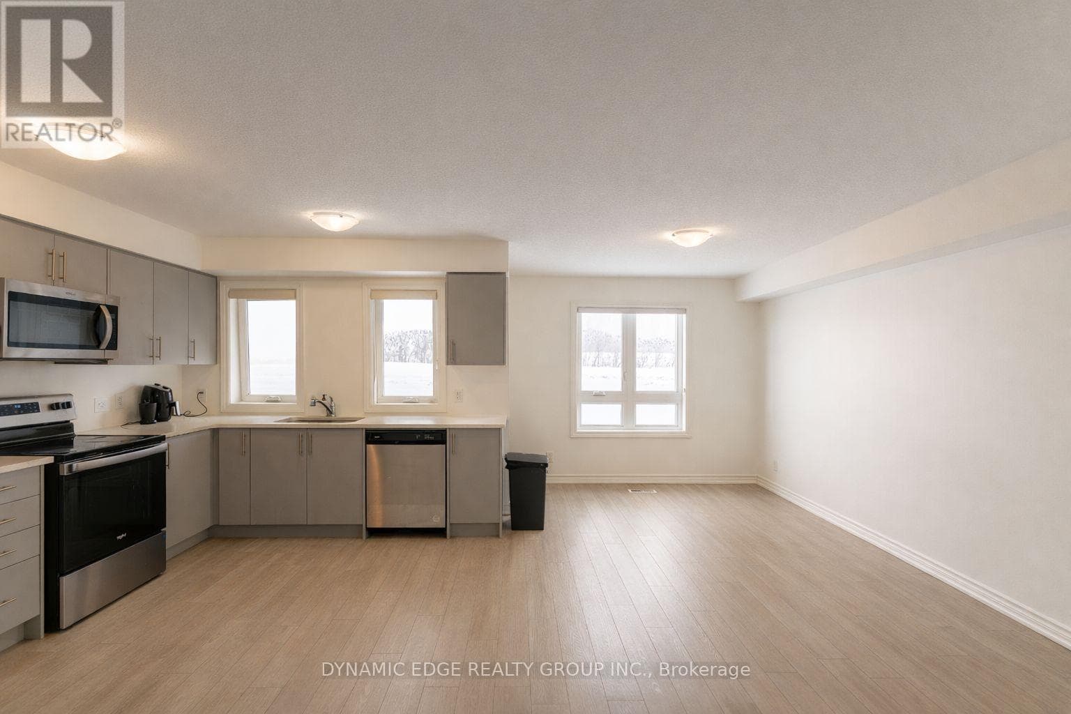 25 - 235 CHAPEL HILL DRIVE — photo 2