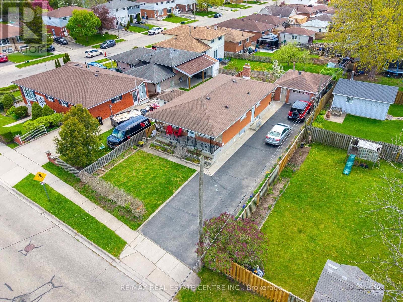 211 BALLANTYNE AVENUE — photo 1