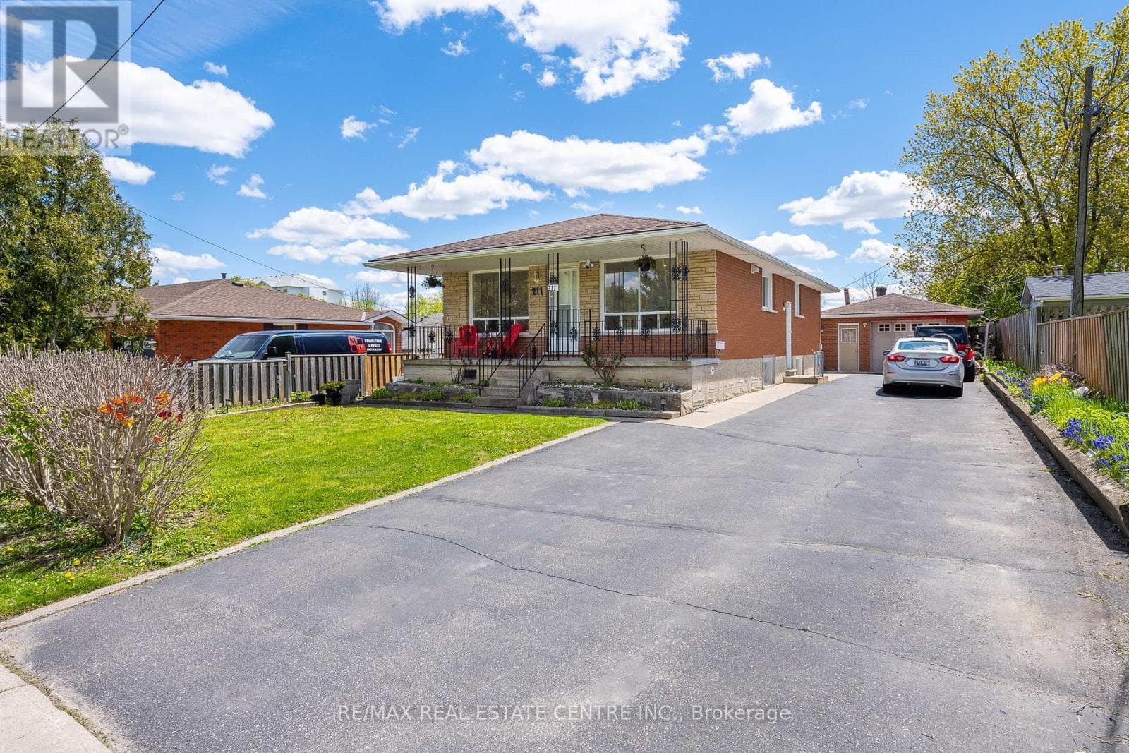 211 BALLANTYNE AVENUE — photo 2