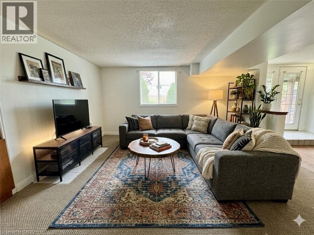 202 ESSEX POINT Drive Unit# Lower — photo 3