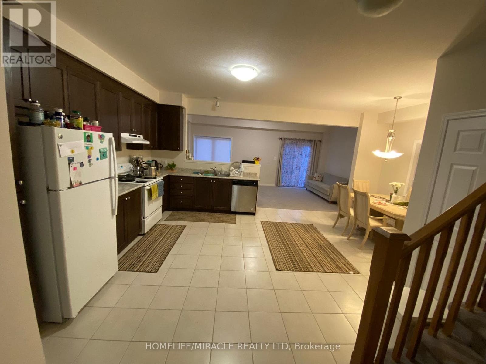 305 TALL GRASS CRESCENT — photo 2
