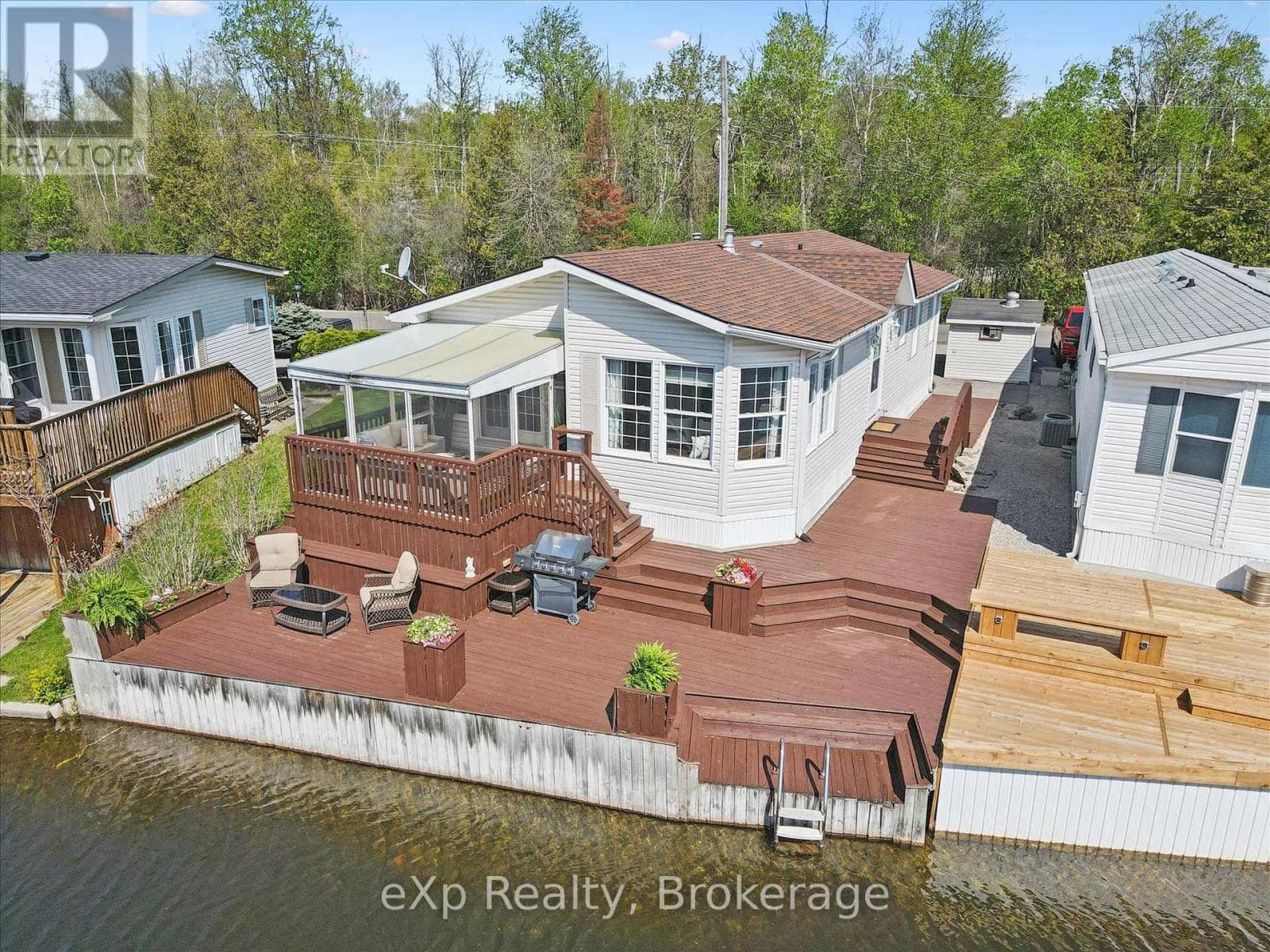 18 JASPER HEIGHTS PRIVATE — photo 1