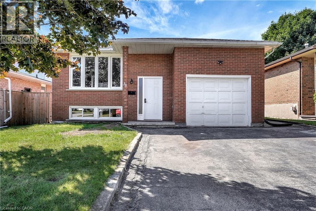 38 LORRAINE Drive Unit# B — photo 1