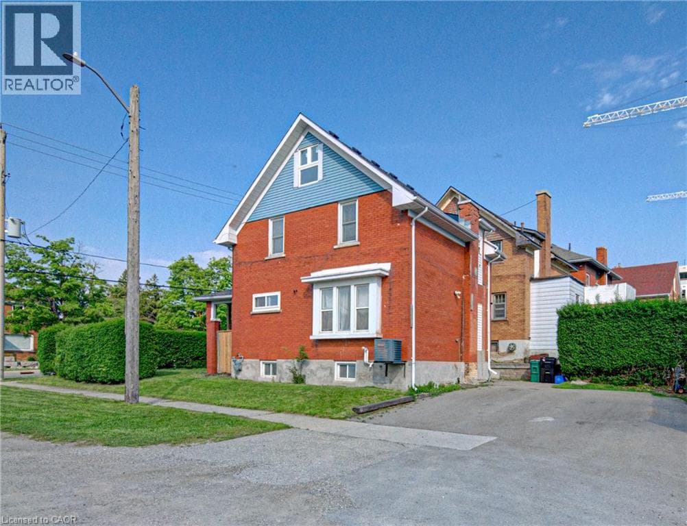281 COURTLAND Avenue E — photo 1