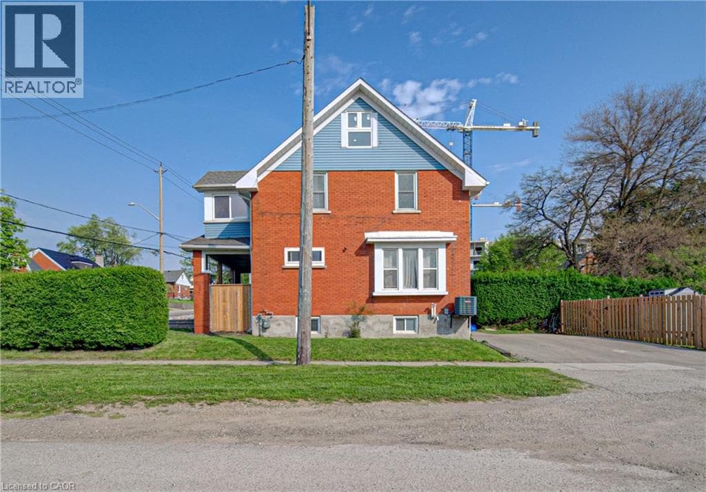 281 COURTLAND Avenue E — photo 2