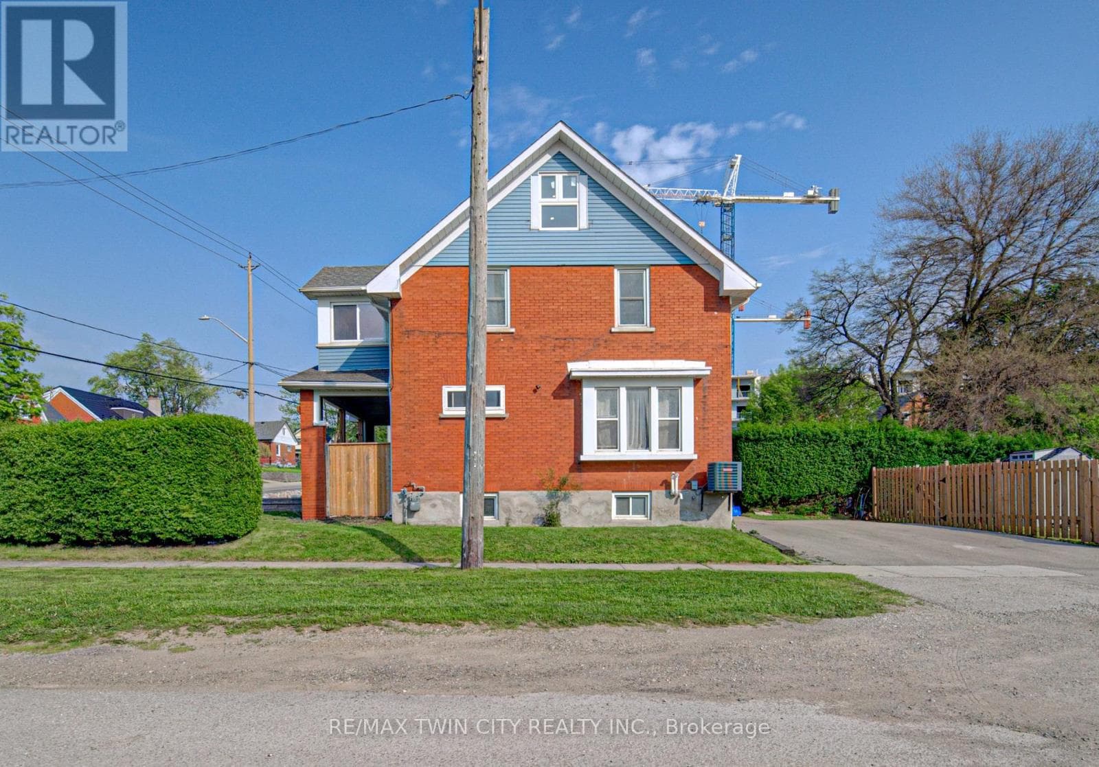 281 COURTLAND AVENUE N — photo 3