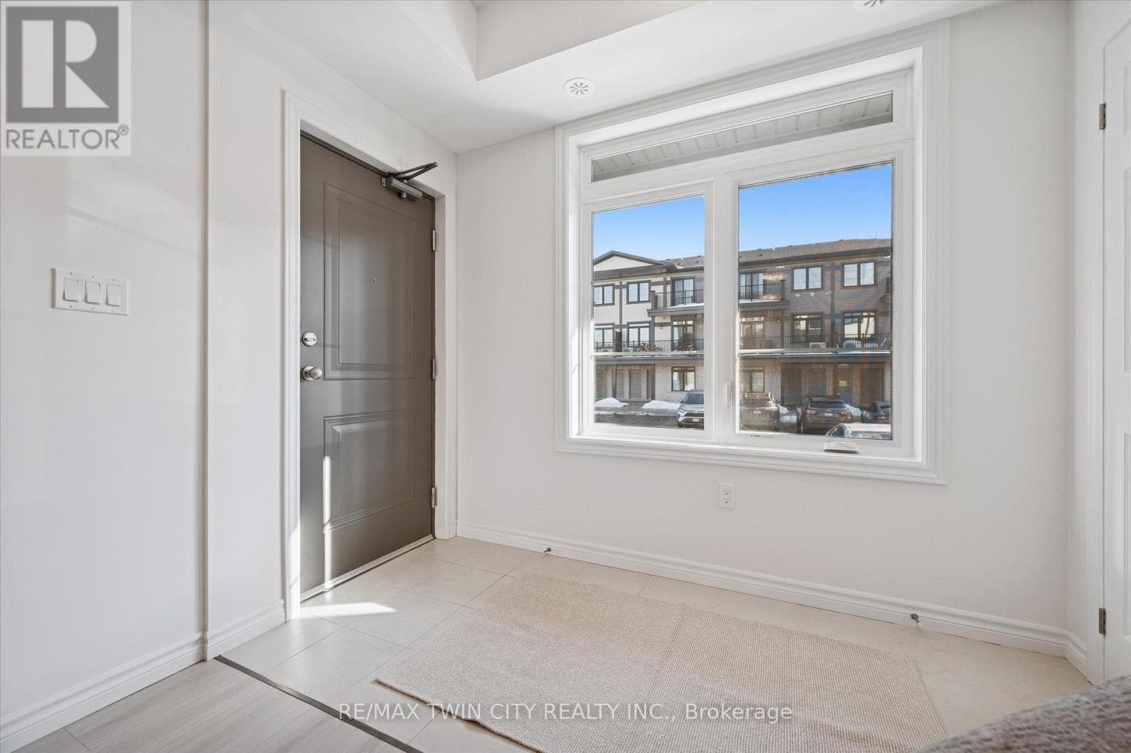 51 LOMOND LANE — photo 3