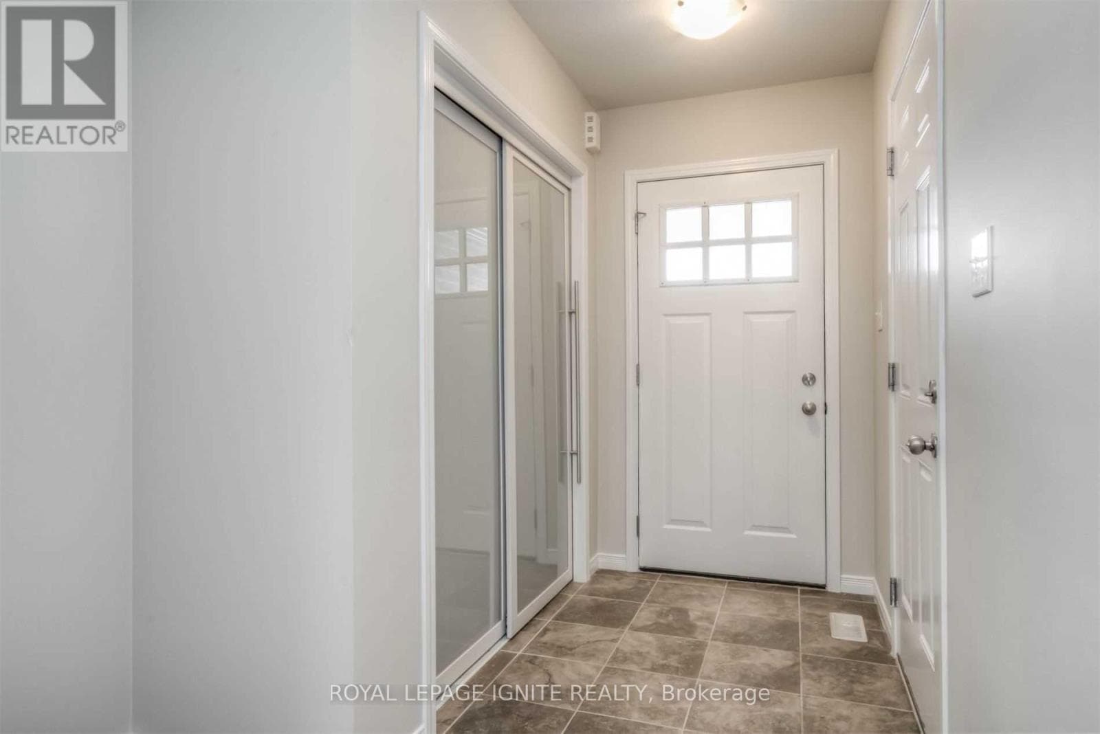 89 - 135 HARDCASTLE DRIVE — photo 2