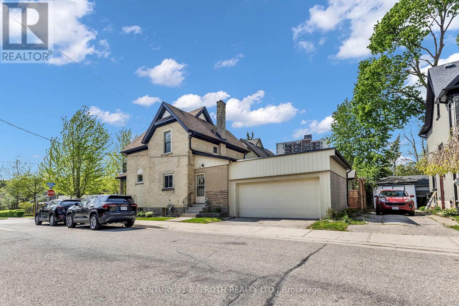 32 SAMUEL STREET — photo 2