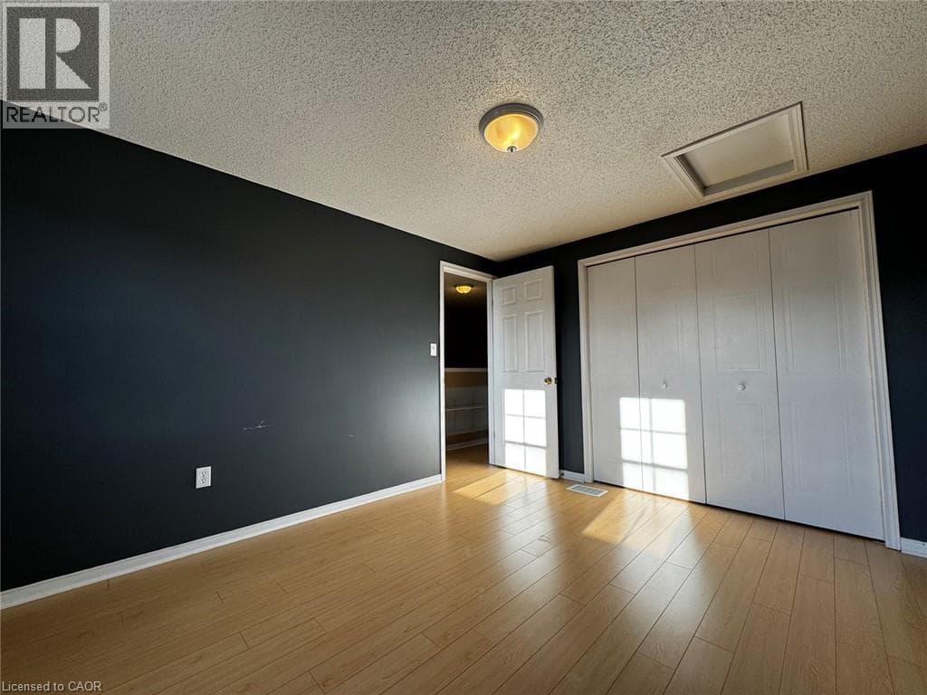 37 NORTHCLIFFE Crescent — photo 3