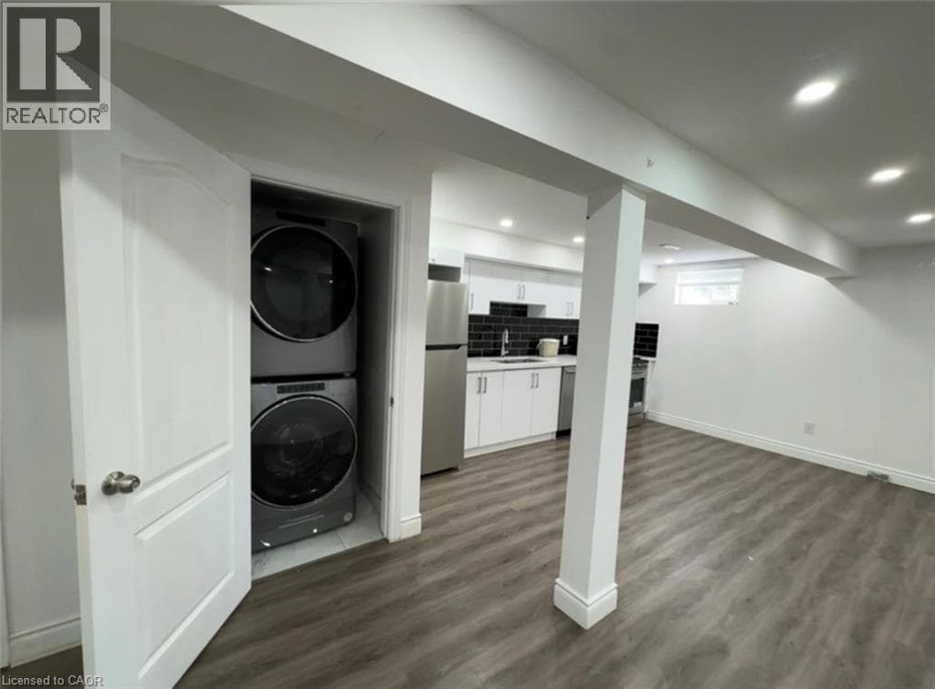 28 TIMBERLANE Crescent Unit# LOWER — photo 2
