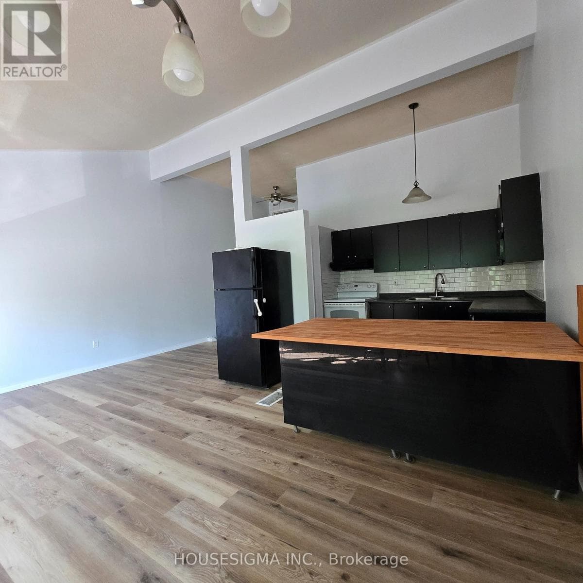 110 OVERLEA DRIVE — photo 3