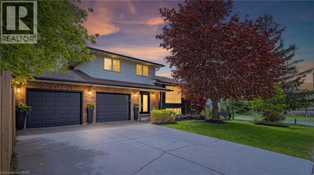 9 HIGH CREST Lane W — photo 2