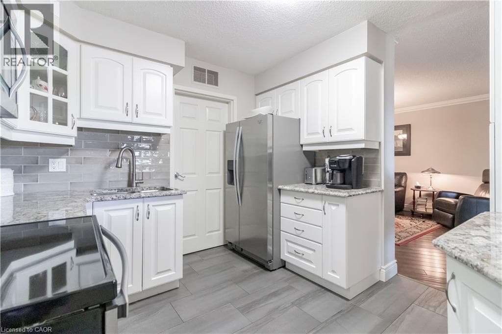 250 GLENRIDGE Drive Unit# 401 — photo 2