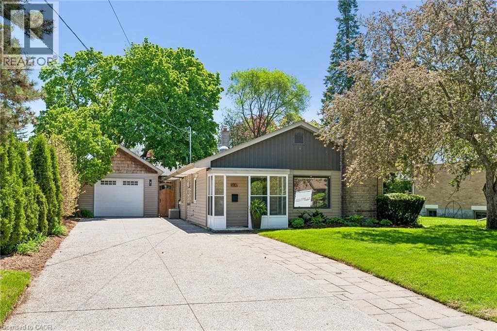 90 DEAN Avenue — photo 2