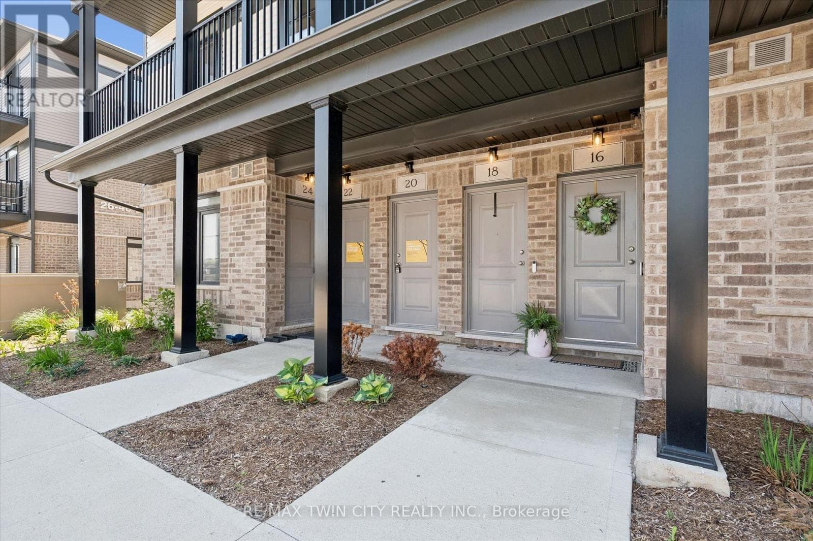 20 LOMOND LANE — photo 3
