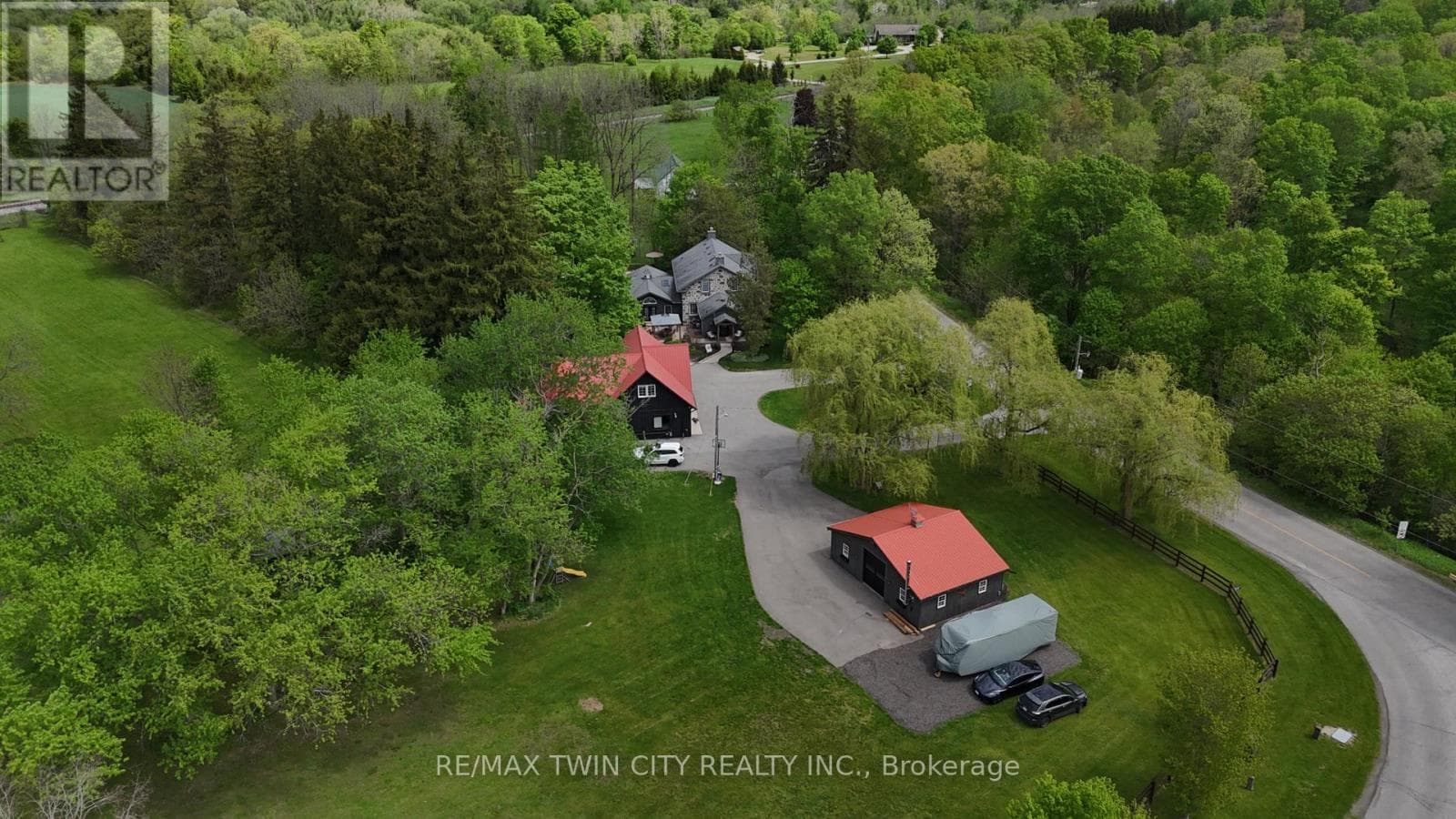 464 PIPER STREET — photo 1