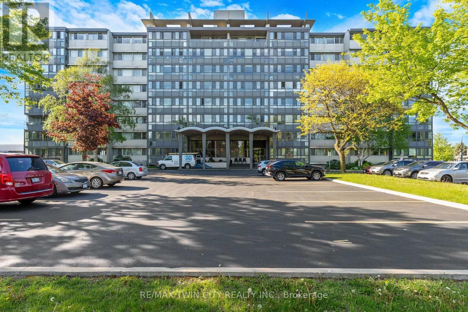 306 - 24 MIDLAND DRIVE — photo 1