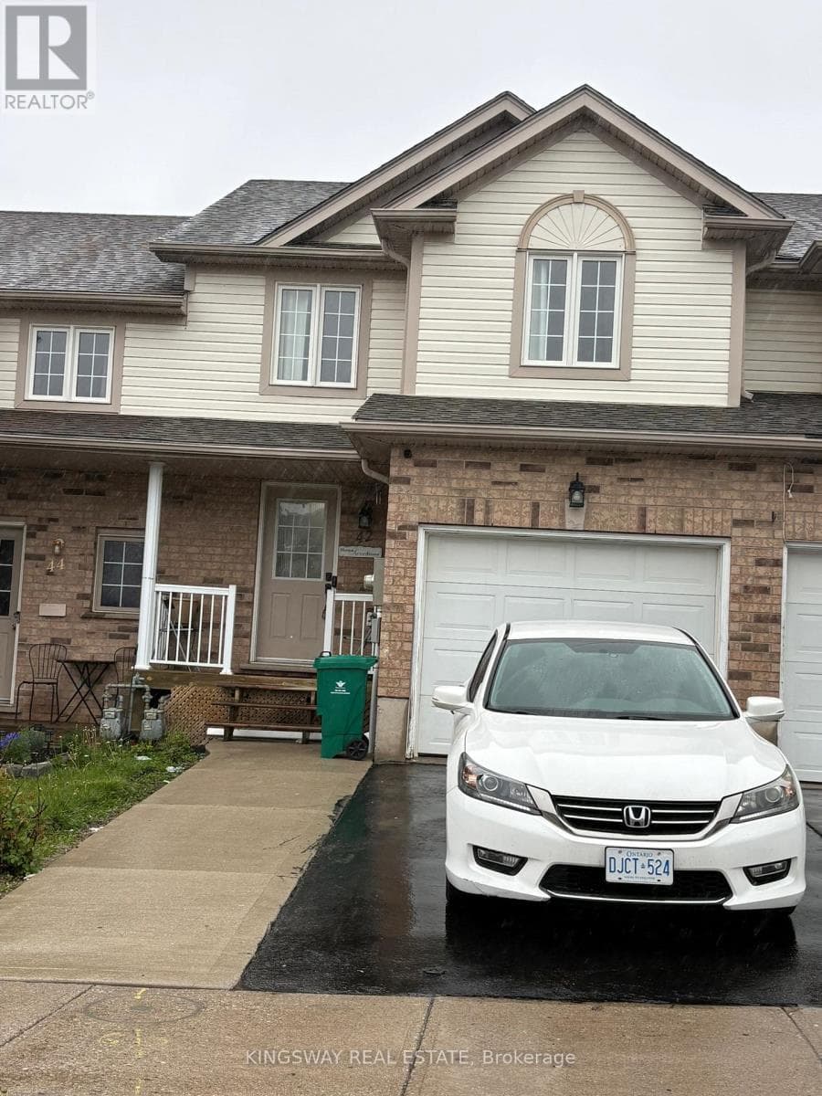 42 FOXGLOVE CRESCENT N — photo 1
