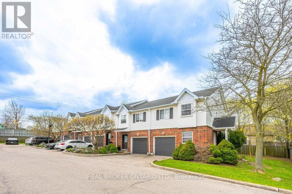 2 - 185 HIGHLAND CRESCENT — photo 1