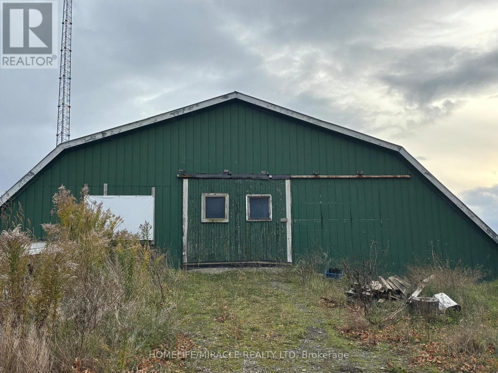 1381 HWY 8 — photo 2